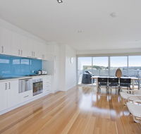 Four Kings Apartment - Deluxe 2br 3 - New Castle Tourism