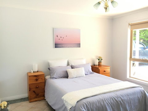Fox Farm - Entire House Sleeps 12 Ppl - Newcastle Accommodation 1