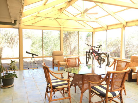 Fox Farm - Entire House Sleeps 12 Ppl - Newcastle Accommodation 2