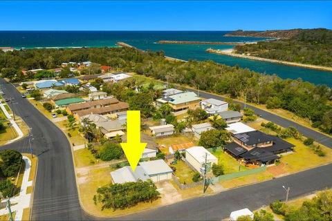 Frangipani Cottage - Newcastle Accommodation 1