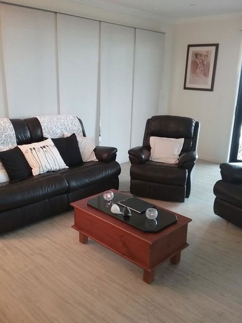 Fraser Views Bed And Breakfast - New Castle Tourism 3
