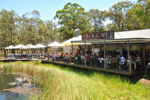 Gartelmann Studio @ Gartelmanns Wines Walk To The Deck Cafe + Wine Tasting - Newcastle Accommodation 1
