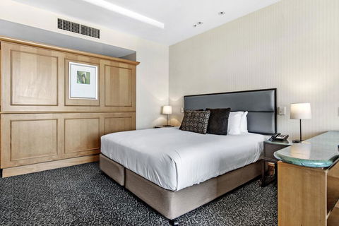 Gold Tower 17th Level Private Hotel Suite - New Castle Tourism 1
