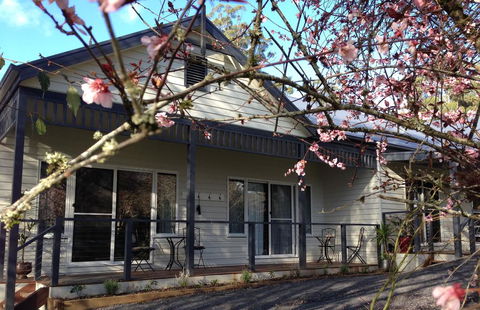 Goldberryaccommodation - New Castle Tourism 1