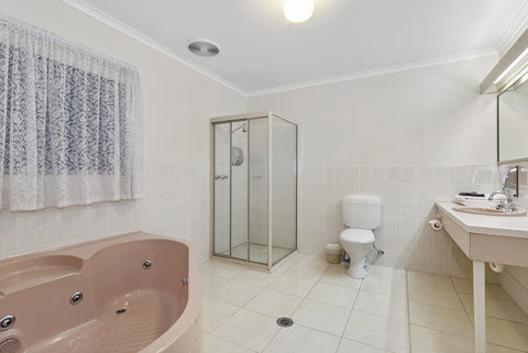 Golden Square Motor Inn - Newcastle Accommodation 3