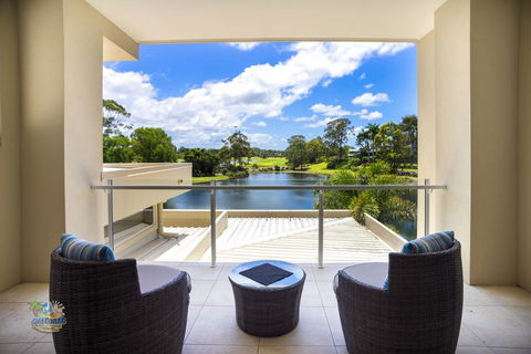 Grand Oasis At Sanctuary Cove - New Castle Tourism 3