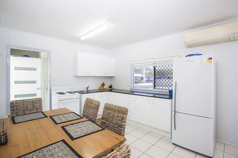 Grasstree Beachfront Shacks - Newcastle Accommodation 1