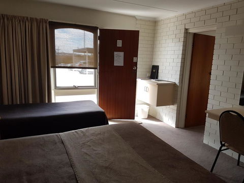 Hacienda Motel Geelong - Newcastle Accommodation 2
