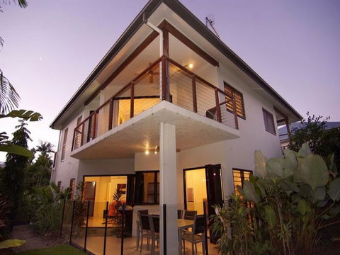 Hai Villa Port Douglas - New Castle Tourism 0