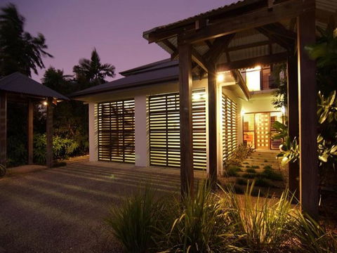 Hai Villa Port Douglas - New Castle Tourism 1