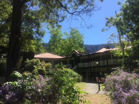 Halls Gap Tavern - Newcastle Accommodation 0