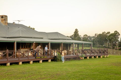 Hanging Tree Wines - Newcastle Accommodation 1