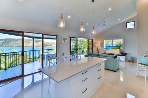 Heliconia Grove On Hamilton Island - New Castle Tourism 2