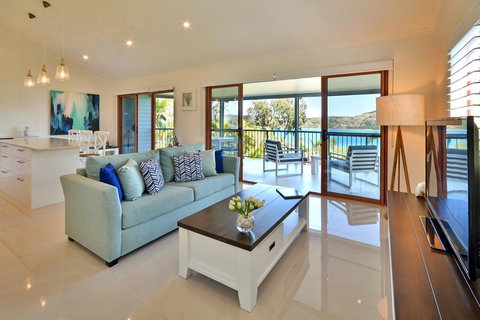 Heliconia Grove On Hamilton Island - New Castle Tourism 1