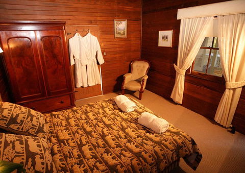 Hermitage Cottage - New Castle Tourism 3