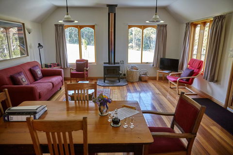 Herons Rise Vineyard Accommodation - Newcastle Accommodation 2