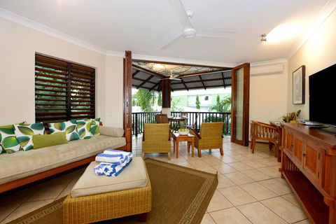 Hibiscus Hideaway - New Castle Tourism 0