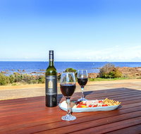 High Tide - Wallaroo Beachfront Property - Pet-Friendly - Newcastle Accommodation