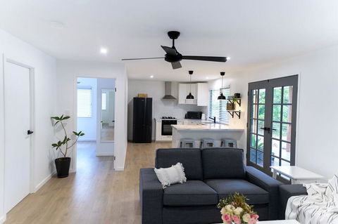 Hinterland Boutique Cottages-Fig Tree Cottage - Newcastle Accommodation 0