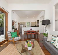 Historic 1890s House With Terraced Backyard Deck - New Castle Tourism