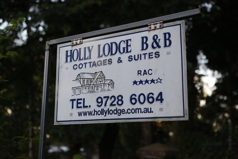 Holly Lodge - Newcastle Accommodation 1
