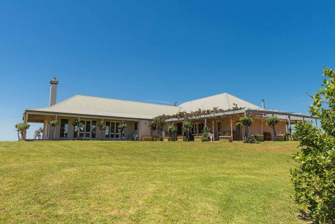 Holman Estate - Newcastle Accommodation 1