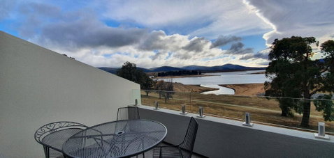 Horizons 201 - Lake Jindabyne Waterfront - Newcastle Accommodation 0