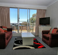 Horizons 213/10 Kosciuszko Road - Newcastle Accommodation