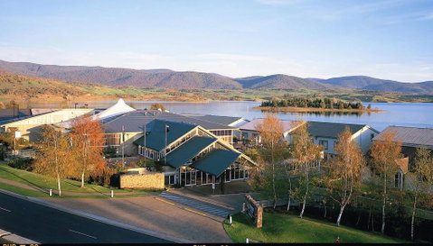 Horizons 414 - Lake Jindabyne Waterfront - Newcastle Accommodation 0