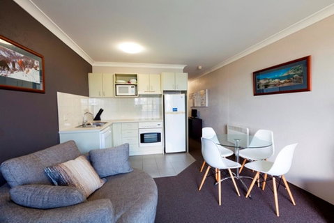 Horizons 414 - Lake Jindabyne Waterfront - Newcastle Accommodation 2