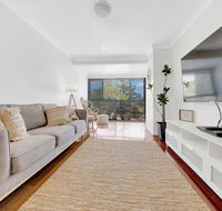 Island vista - Newcastle Accommodation