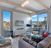 JINDY HOUSE BRAND NEW and STYLISH AMAZING VIEWS - Newcastle Accommodation