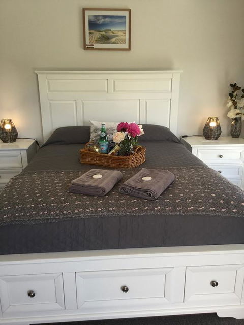 Kadi House Accommodation - New Castle Tourism 0