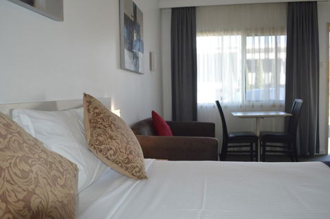 Karinga Motel, SureStay Hotel By Best Western - New Castle Tourism 0