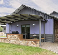 Kickenback Studio - Contemporary accommodation in the heart of Crackenback - Newcastle Accommodation