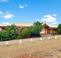 King III - you can honestly walk to Bimbadgen and Hope Estate concerts - Newcastle Accommodation