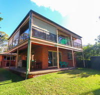 Kingfisher LakeHouse - Newcastle Accommodation