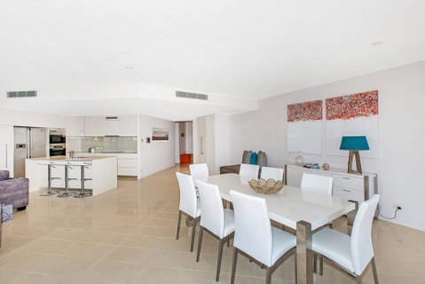 KINGSCLIFF OCEAN FRONT TERRACE 4 - Newcastle Accommodation 3