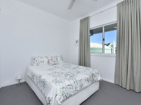 Kinloch Cottage Renovated To New On Daisy Hill Vineyard - Newcastle Accommodation 1