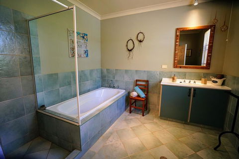 Kiwarrak Country Retreat - Newcastle Accommodation 3