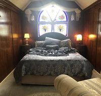 Krinklewood Cottage  Train Carriages - Newcastle Accommodation