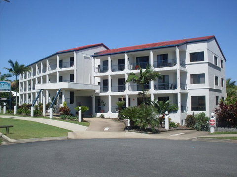 L'Amor Holiday Apartments - Newcastle Accommodation 0