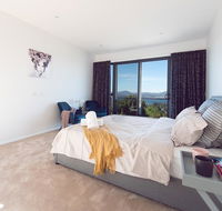La vie Luxury Bay view - Newcastle Accommodation