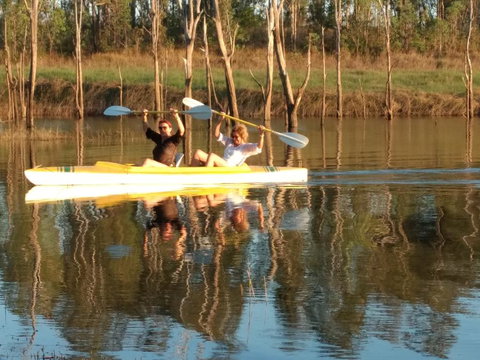 Lake Tinaroo Waterfrontage - Newcastle Accommodation 3