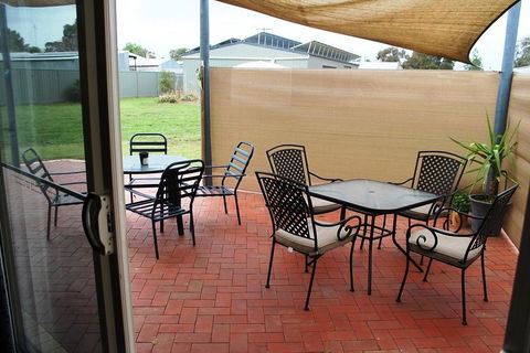 Lake Tyrrell Accommodation - Newcastle Accommodation 2