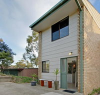 Lakeside Townhouse - Newcastle Accommodation