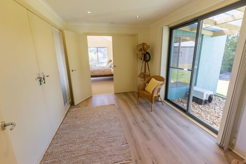 Lakeview - Waterviews On Newlands Arm - Newcastle Accommodation 3