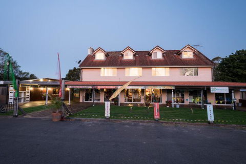 Land Of Lost Treasure - Newcastle Accommodation 1