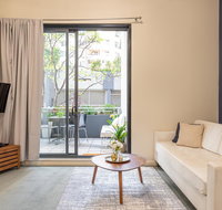 Large Apartment 2 Parking Spots and Pool - Newcastle Accommodation