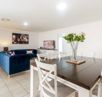 Large Executive and Family Home - Flinders View - Newcastle Accommodation